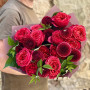 Червоний букет з жоржинами «Пристрасна симфонія»