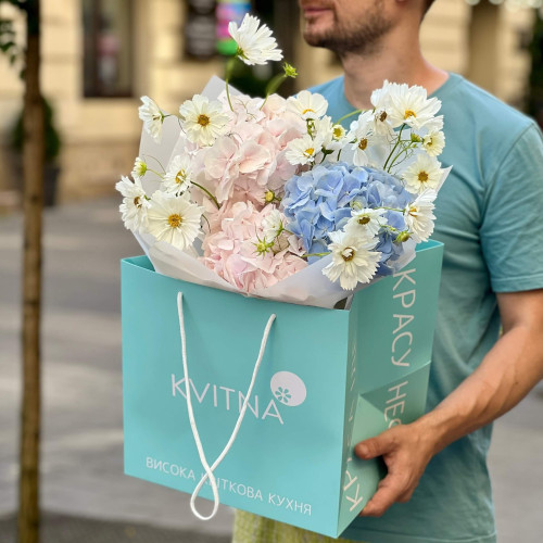 Delicate bouquet with cosmos and hydrangea «Innocence»