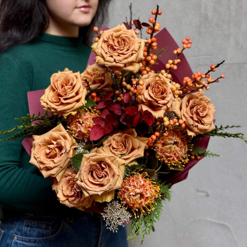 Interesting bouquet with Toffee rose «Caramel tart»