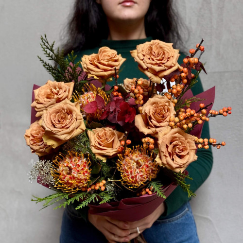 Interesting bouquet with Toffee rose «Caramel tart»