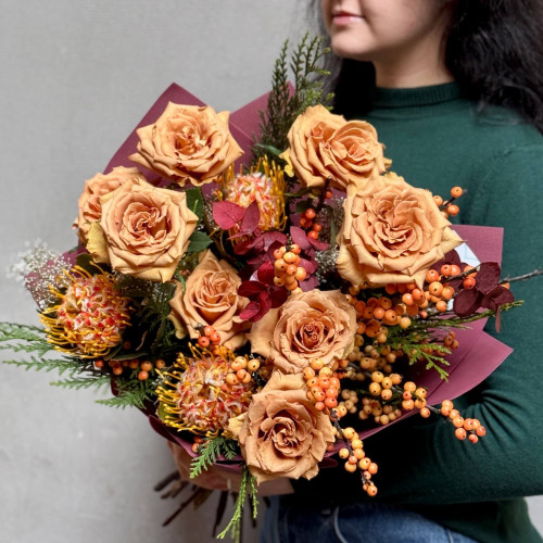 Interesting bouquet with Toffee rose «Caramel tart»