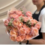 Bouquet of sophisticated roses «Peach Jazz»