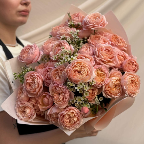 Bouquet of sophisticated roses «Peach Jazz»
