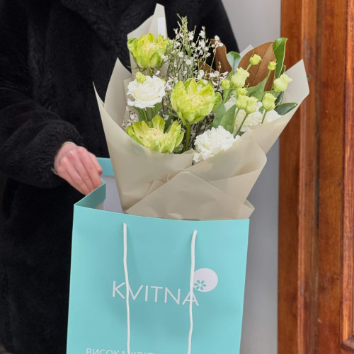 Green trio bouquet with eustomas, roses and genista «Emerald hummingbird»