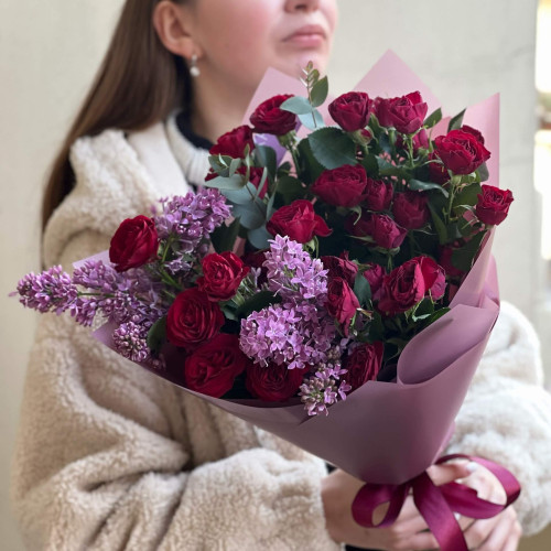 Passionate bouquet of spray roses «Spring Queen»