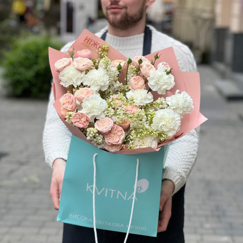 Пастельний ароматний букет «Королівська весна»