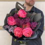 5 Coral Charm peonies with fragrant lilacs in a bouquet «Luxurious Spring»