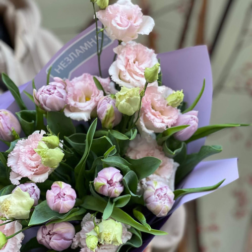 Ніжний бузковий букет «Діамантова весна»