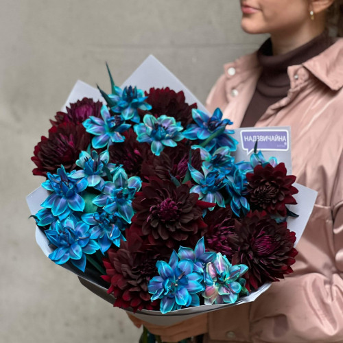 Extravagant bouquet with tulips from Vip Roses and dahlias «Nefertiti's Night»