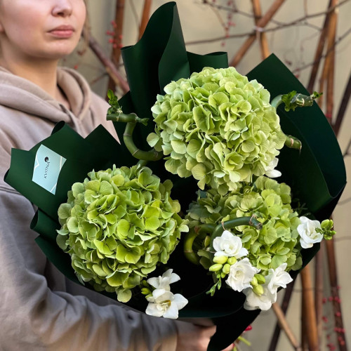 Изысканный зелёный букет «Японская мечта»