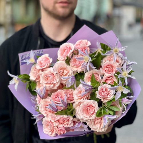 Рожево-бузковий тендітний букет «Метелики в зефірі»