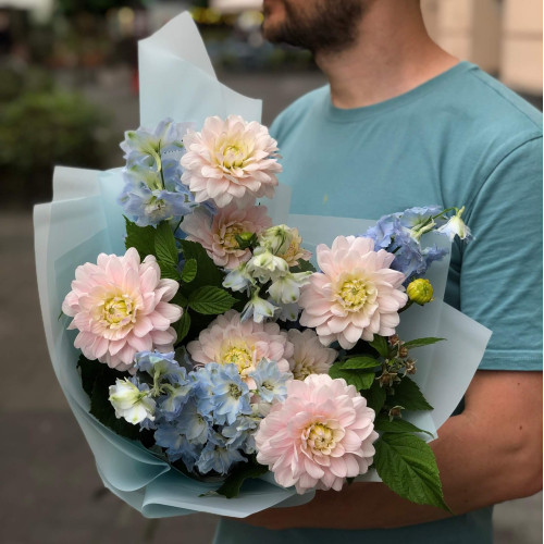 Delicate pink and blue bouquet «Sapphire Feather»