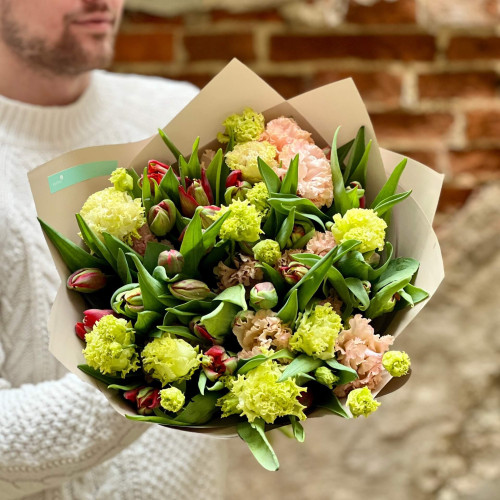 Spring bouquet of eustoma and peony-shaped tulips «Juicy beads»