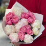 Нежный букет с пионами «Снежный зефир»