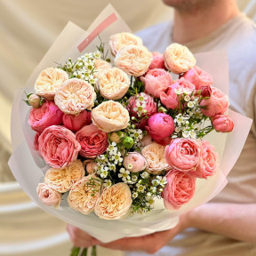 Мікс кущових піоновидних троянд у букеті «Тепле літо»