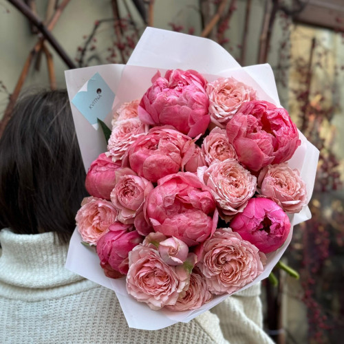 Фантастичний букет з півоніями Coral Charm «Півонієве маршмелоу»