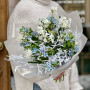 Delicate blue and white bouquet of daffodils and oxypetalum «Snowy morning»