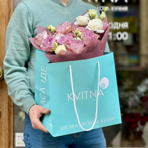 Purple bouquet of roses and eustomas «Lavender wave»