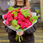 5 гілочок кущової піоновидної троянди у букеті «Малиновий сад»
