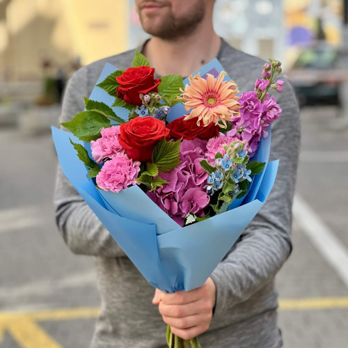 Яскравий букет «Весняні кучері»