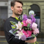 Сиренево-розовый букет с пионами «Романтический шёпот»