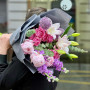 Сиренево-розовый букет с пионами «Романтический шёпот»