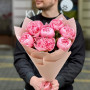 7 коралових півоній Etched Salmon у букеті «Тепло любові»