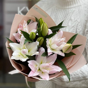 Ароматний букет із 3 лілій Sarah Bernhardt «Вишукана елегантність»