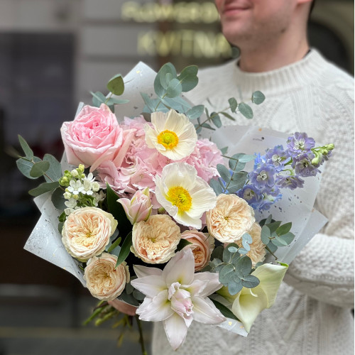 Вишуканий світлий букет «Ніжна Олена»