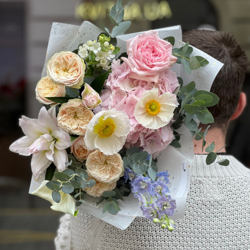 Вишуканий світлий букет «Ніжна Олена»