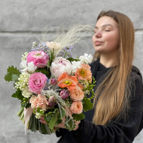 Розкішний сніп із ранункулюсами «Замріяна повітруля»