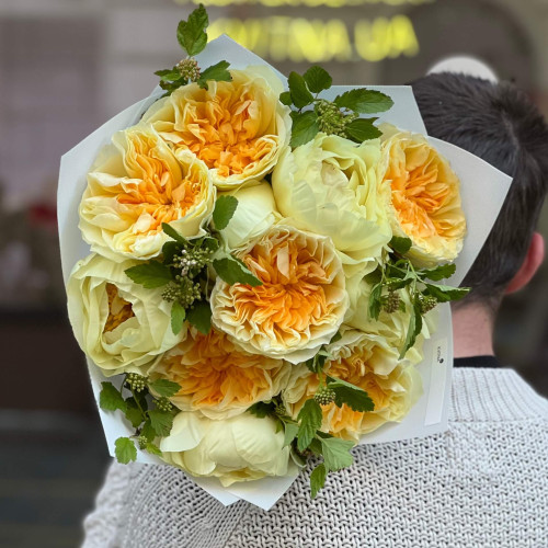 Exquisite bouquet of peonies and Antonia peony roses «Lemon Gelato»