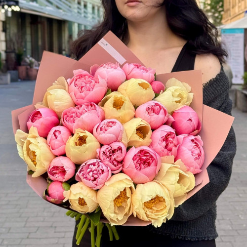 29 premium peonies in a bouquet «Spring Luxury»