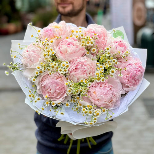 Розкішний букет півоній «Аромат літа»