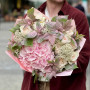 Ніжний букет з гортензією «Обійми Барбі»