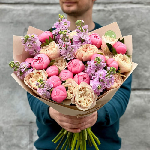 Вишуканий букет із півонієвидних троянд Chiffon та півоній Etched Salmon «Літній парфум»