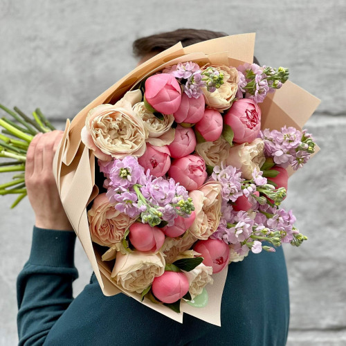 Вишуканий букет із півонієвидних троянд Chiffon та півоній Etched Salmon «Літній парфум»