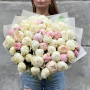 Світлий ніжний букет із 51 півонії «Чуттєва розкіш»