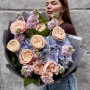 Пастельный букет с пионовидными розами Chiffon «Аметистовые чары»
