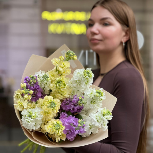 13 ароматних матіол у букеті «Солодкі пахощі»