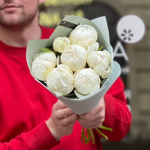 7 білих півоній Bridal Shower у букеті «Білосніжні зефірки»