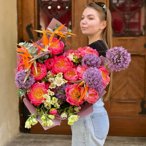 Luxurious bouquet with peonies and strelitzias «Fire of the Heart»