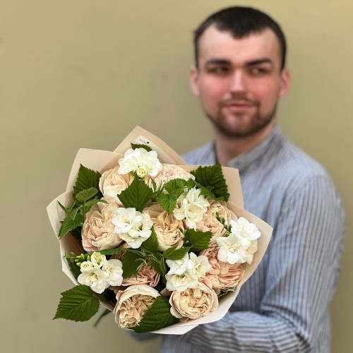 Вишуканий букет з півонієвидною трояндою Chiffon «Романтичні листи»