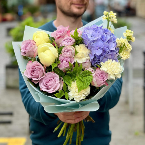 Букет з ніжним контрастом «Вечірнє мерехтіння»