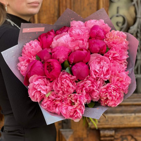 Bouquet of 27 peonies «Juicy Colors»