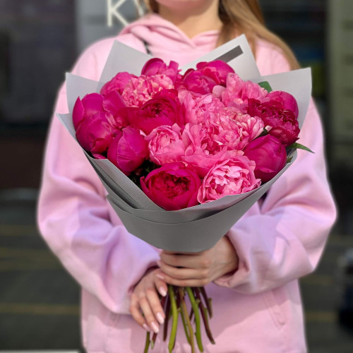 Мікс з 19 рожевих півоній «Ягідний коктейль»