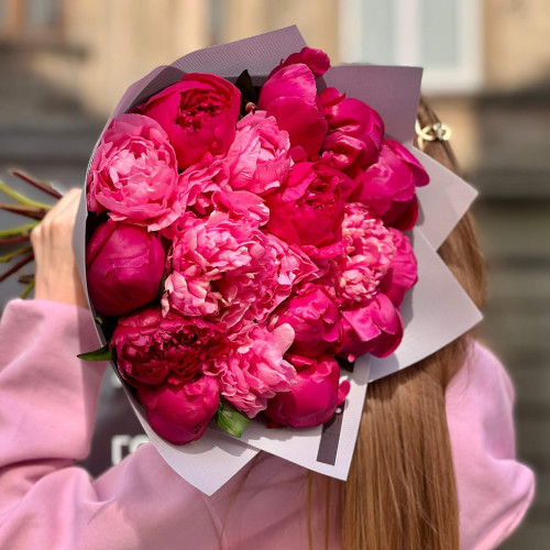 Мікс з 19 рожевих півоній «Ягідний коктейль»