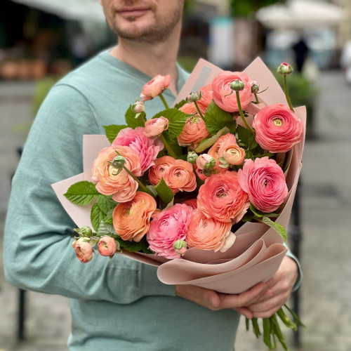 15 farm ranunculus «Thousand Petals»
