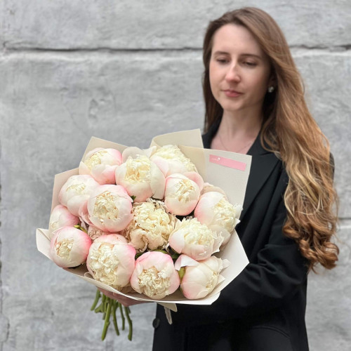 15 delicate peonies of Colonel Owen Cousins variety in a bouquet «Exquisite Meringue»