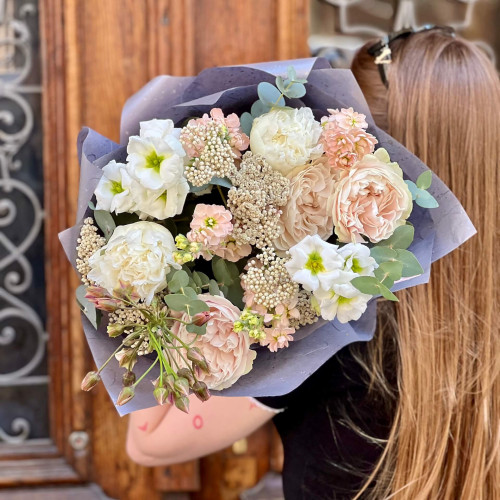 Светлый пастельный букет «Нежное капучино»